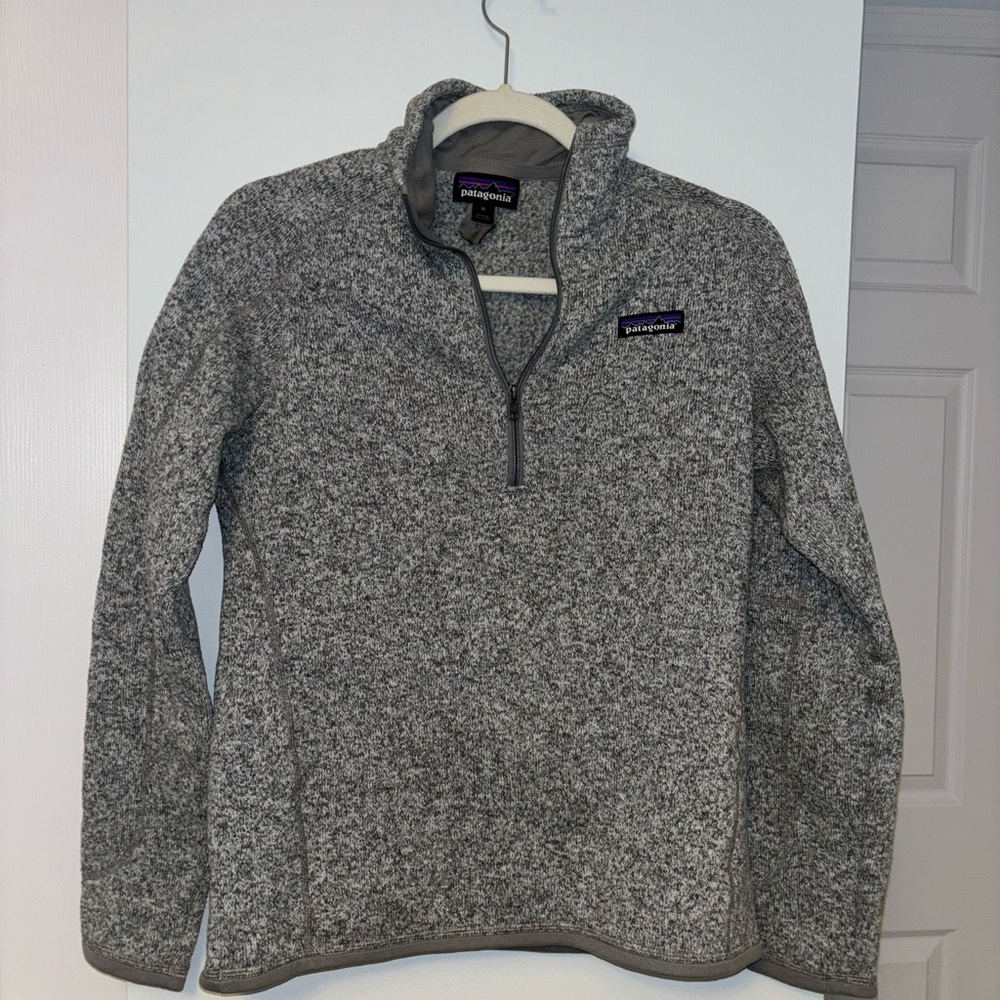 WOMEN’S PATAGONIA QUARTER ZIP SIZE M